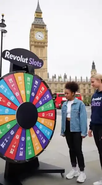 Кадр рекламы Velvet Odds Circle