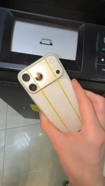 Кадр рекламы Play Games