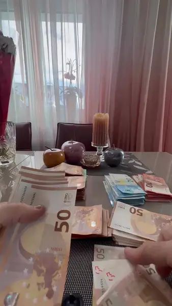 Кадр рекламы Jilly Gracet Ryan