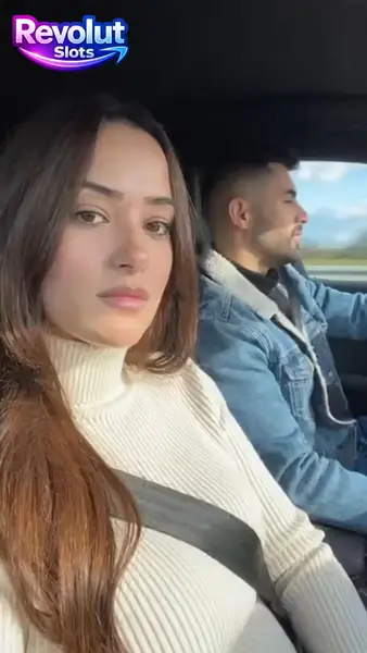 Кадр рекламы Kendall Molloy Sierra