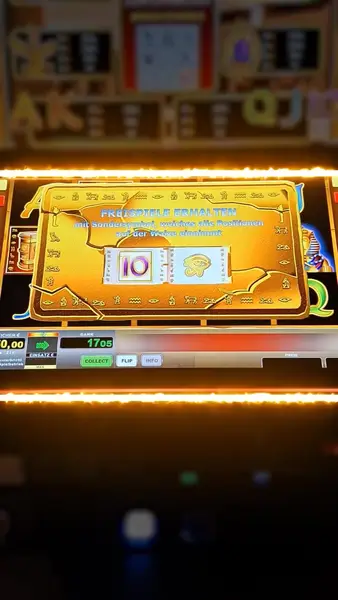 Кадр рекламы Deluxe Play