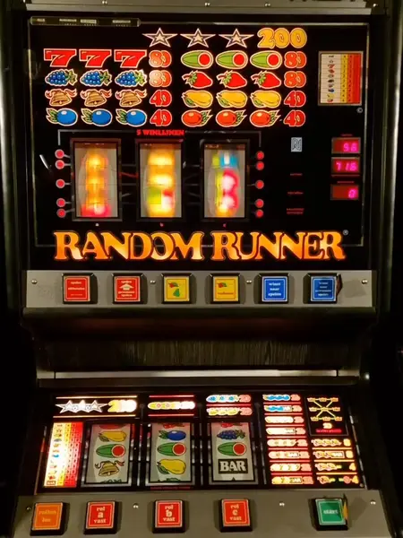 Кадр рекламы Online Slots