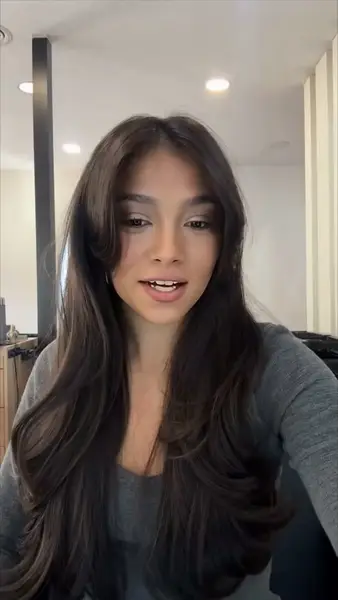 Кадр рекламы Michaela Allegra