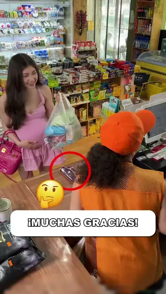 Кадр рекламы Poooooop