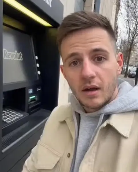 Кадр рекламы Super Sales