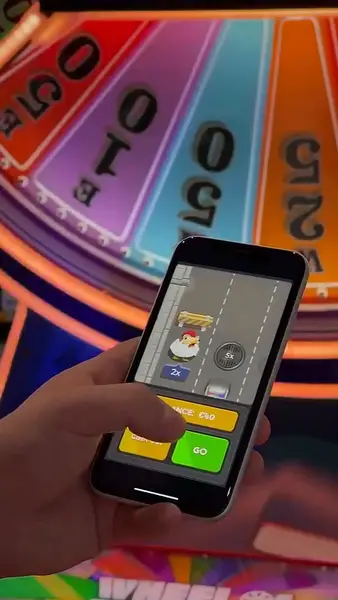 Кадр рекламы Play now