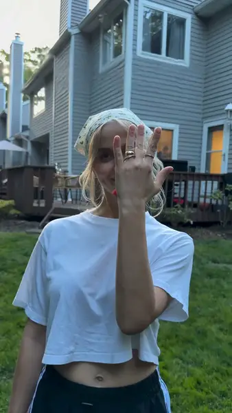 Кадр рекламы Sabrina Fischer