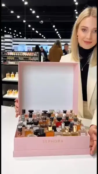Кадр рекламы Parfumerie Impériale