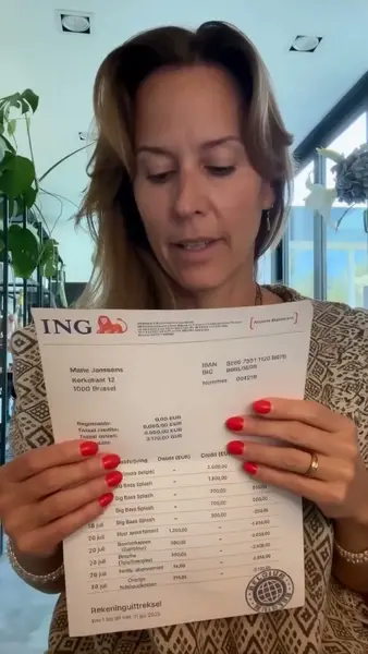 Кадр рекламы Emily Weber