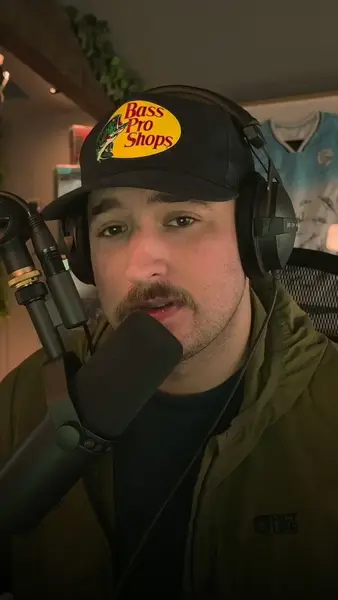Кадр рекламы Revoartie