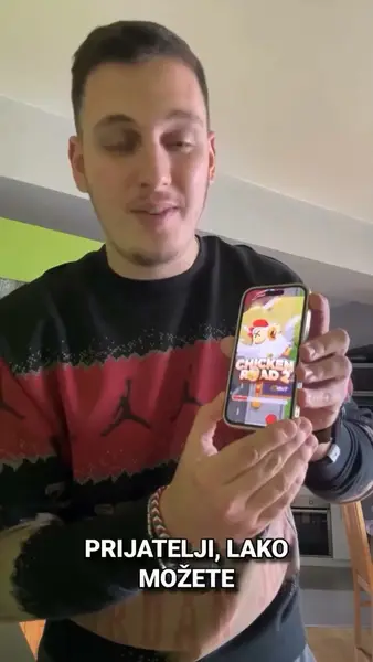 Кадр рекламы Alec Kevin Rome
