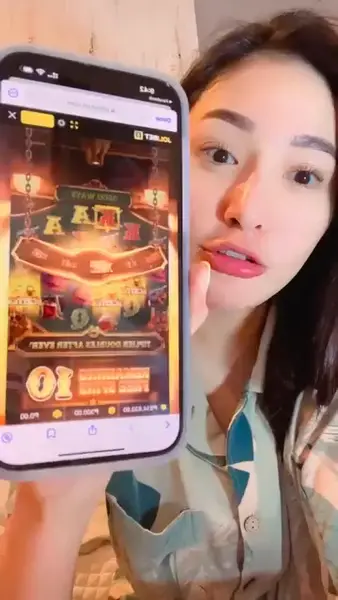 Кадр рекламы Nikki Hernandez