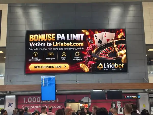 Кадр рекламы ILLyria Gaming