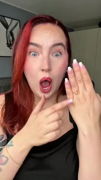 Кадр рекламы Love Emma Kebe