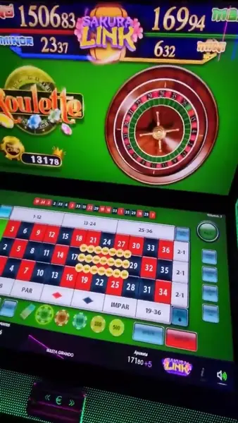 Кадр рекламы Play Online