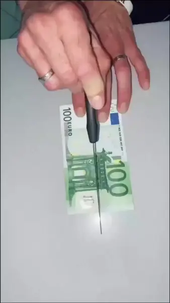Кадр рекламы Coin Strike