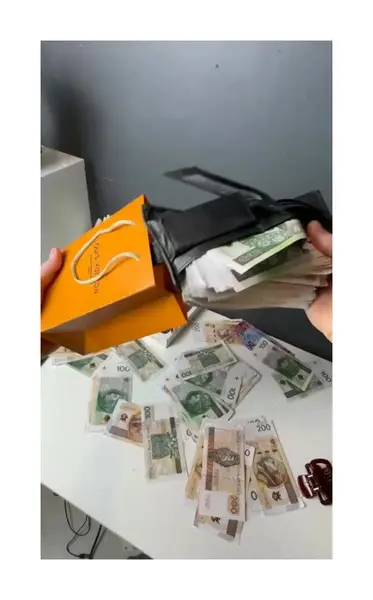 Кадр рекламы Anna DiRocco Argo