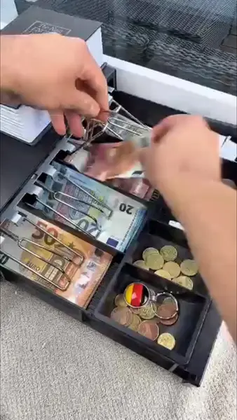 Кадр рекламы IG Tshiamo ll