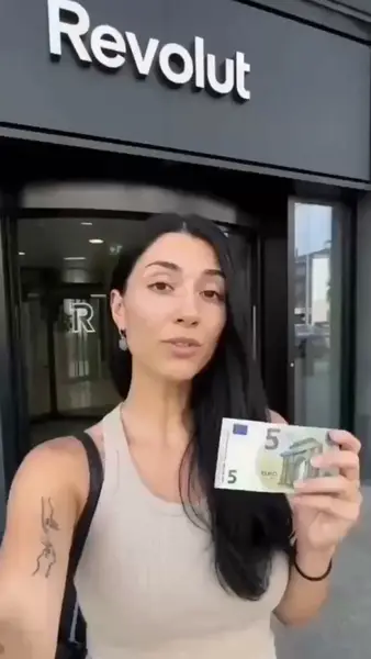 Кадр рекламы Laura Weber
