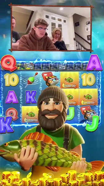 Кадр рекламы Top Slots