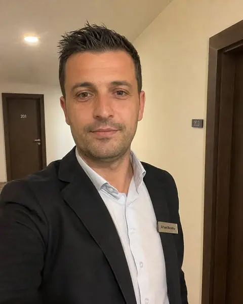 Кадр рекламы Arben Berisha