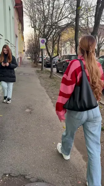 Кадр рекламы Chickaz x400