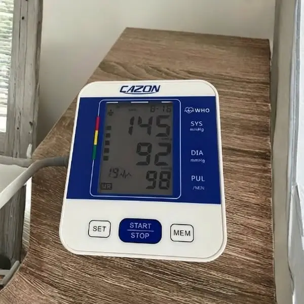 Кадр рекламы Med live