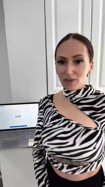 Кадр рекламы Juicy hits