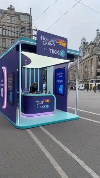 Кадр рекламы Royal Spins UK