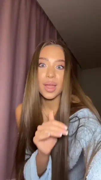 Кадр рекламы Valentina Lindsey Mackenzie