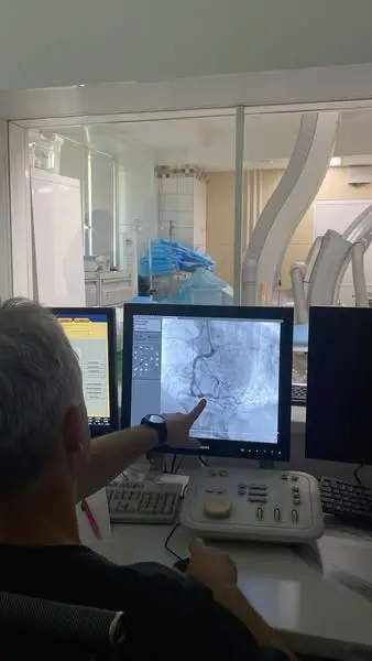 Кадр рекламы Med live