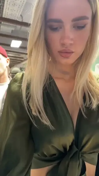 Кадр рекламы Monica Abby Miller