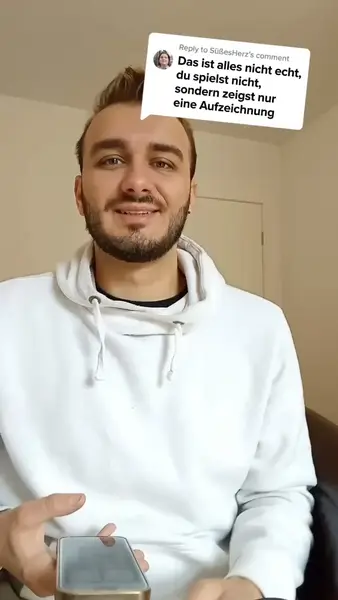Кадр рекламы Nathan Youngsavage Paula