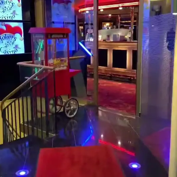 Кадр рекламы Jokers Wild München