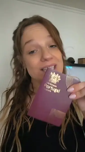 Кадр рекламы Holland App