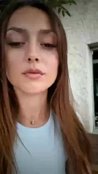Кадр рекламы Ella Taryn Hayes