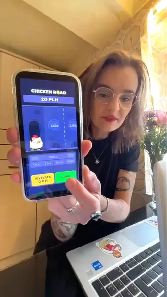 Кадр рекламы Marshack Balback Lauren