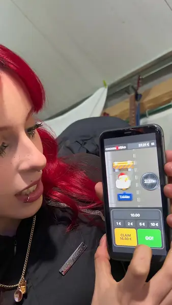 Кадр рекламы Lucky Day Lucky