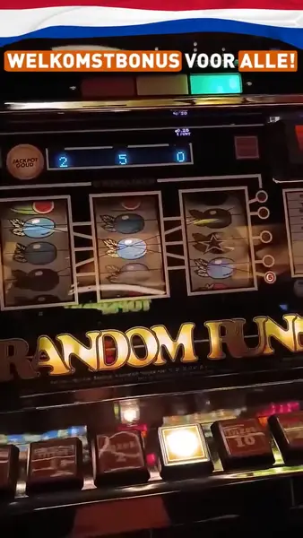 Кадр рекламы Holland Slots