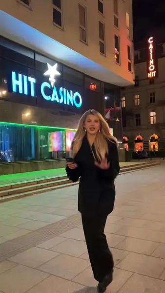 Кадр рекламы HIT Oficjalnie