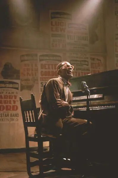 Кадр рекламы Henry Butler