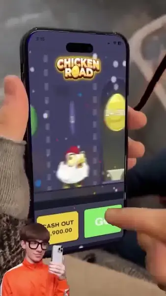 Кадр рекламы Chicken Road 2