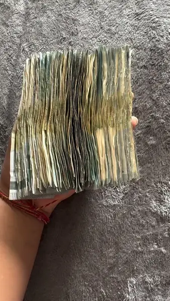 Кадр рекламы Jordan Makenzie Robertson