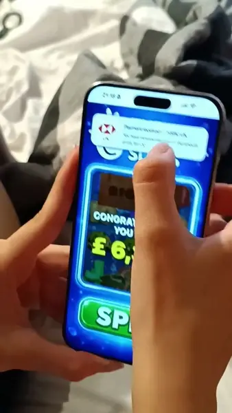 Кадр рекламы Play 12