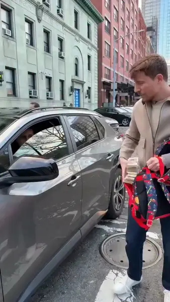Кадр рекламы Jantucre Blinusspetwelt