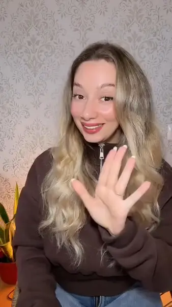 Кадр рекламы Chicken Reveal Road