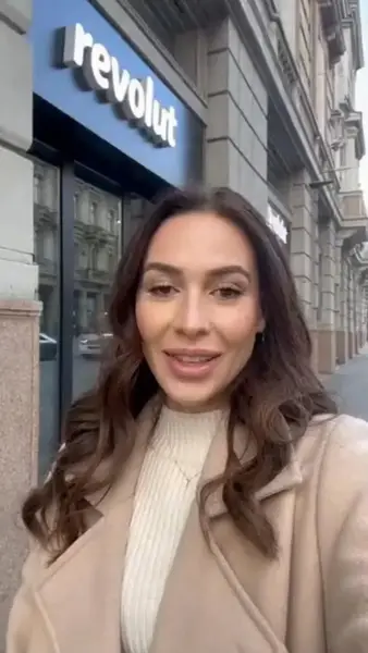 Кадр рекламы Elira Vaughn