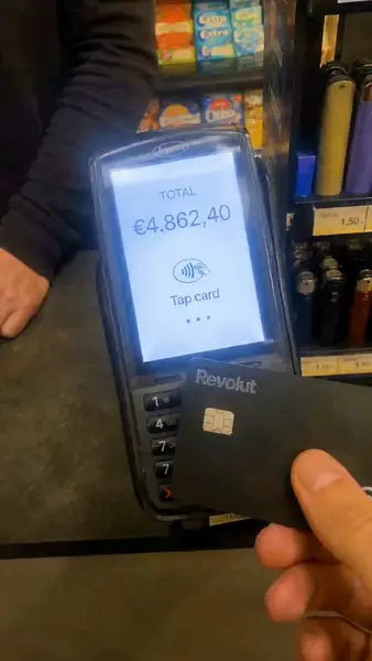 Кадр рекламы Crensluflindflunt Seslostetra