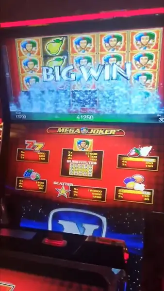 Кадр рекламы Online Slots NL