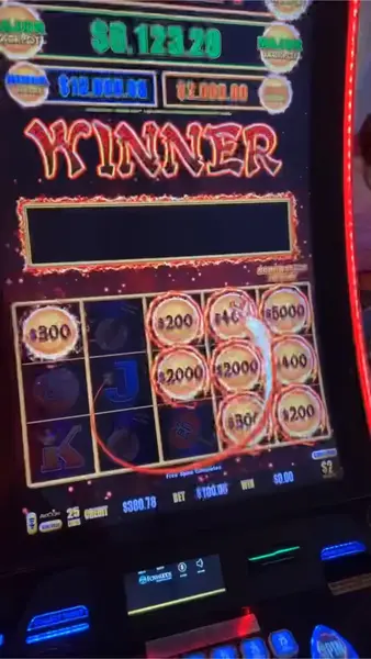 Кадр рекламы Dragon Link Casino